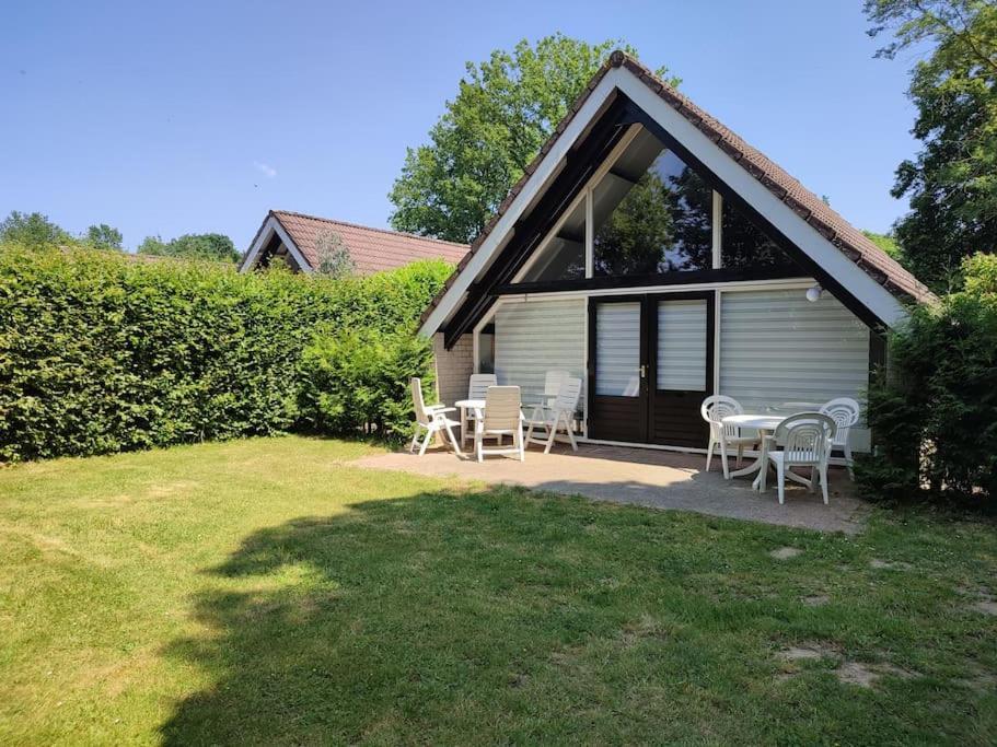 Vrijstaande Recreatiebungalow Met Slaapvide Posterholt Экстерьер фото
